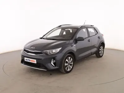 Usado Kia Stonic 84 CV (61 kW) 2022 Gris SUV