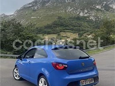 Usado Seat Ibiza Reference 100 CV (73 kW) 2008 Azul Berlina