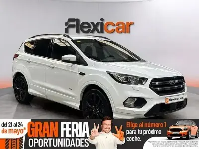 Usado Ford Kuga ST-Line 176 HP (129 kW) 2018 Branco SUV