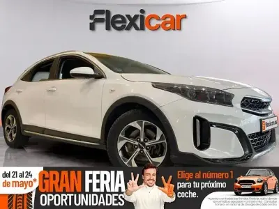 Usado Kia XCeed 120 HP (88 kW) 2023 Branco SUV