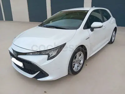 Usado Toyota Corolla Active 122 CV (89 kW) 2020 Blanco Berlina