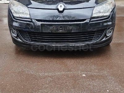 Usado Renault Mégane Authentique 90 CV (66 kW) 2013 Negro Berlina