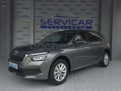 Usado Skoda Kamiq Sport 110 CV (80 kW) 2024 Gris / plata SUV