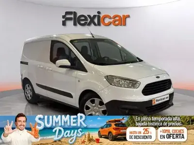 Usado Ford Tourneo Courier Trend 100 CV (73 kW) 2018 Blanco Monovolumen