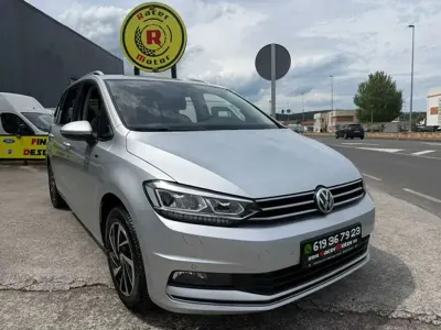 Usado VW Touran Sportline 150 CV (110 kW) 2019 Gris Monovolumen