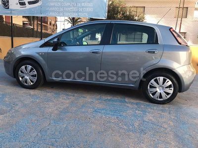 Gris / plata Usado 2013 Fiat Punto Easy Utilitario | 3600 € (Precio justo)