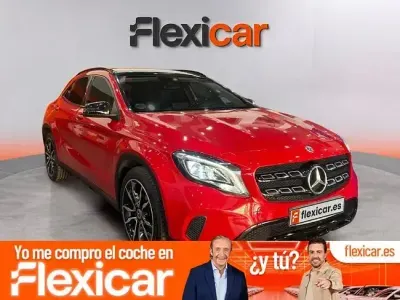 Usado Mercedes GLA180 122 CV (89 kW) 2019 Rojo SUV