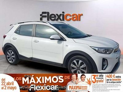 Usado Kia Stonic 84 HP (61 kW) 2022 Branco SUV