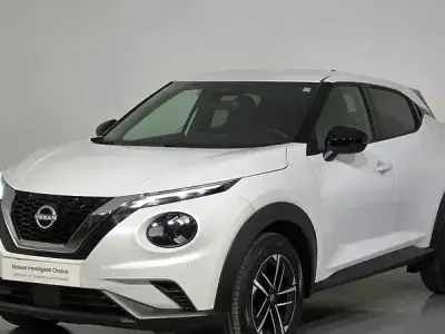 Usado Nissan Juke N-Connecta 114 CV (83 kW) 2025 Lunar white (metalizado) monotono SUV