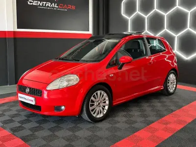 Usado Fiat Grande Punto Dynamic 90 CV (66 kW) 2007 Rojo Utilitario