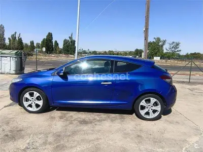 Usado Renault Mégane Dynamique 105 CV (77 kW) 2009 Azul Berlina