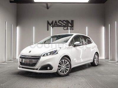 Usado Peugeot 208 Style 100 CV (73 kW) 2017 Blanco Utilitario