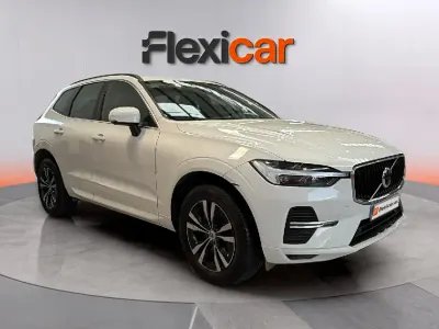 Usado Volvo XC60 Momentum 197 CV (144 kW) 2021 Blanco SUV