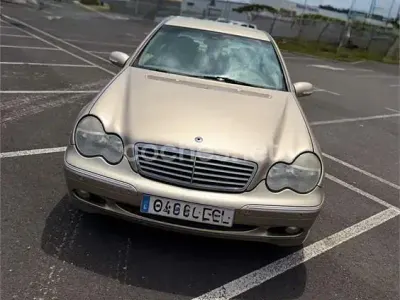 Usado Mercedes C240 Elegance 170 CV (125 kW) 2000 Beige Berlina