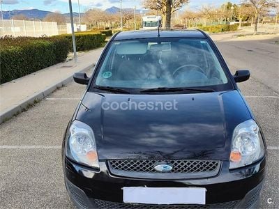 Usado Ford Fiesta 70 CV (51 kW) 2007 Negro Utilitario