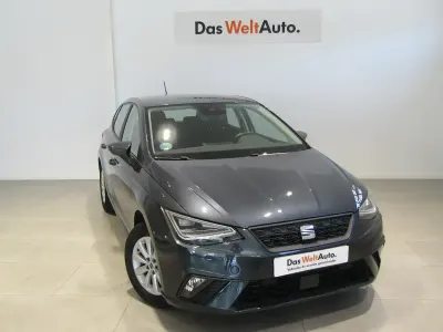 Usado Seat Ibiza Style 110 CV (80 kW) 2022 Gris Utilitario