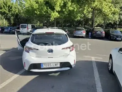 Usado Toyota Corolla Active 122 CV (89 kW) 2021 Blanco Berlina