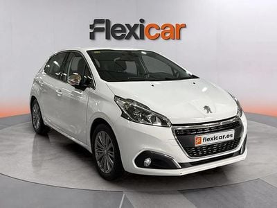 Begagnad Peugeot 208 Allure 82 HK (60 kW) 2016 Vit Halvkombi