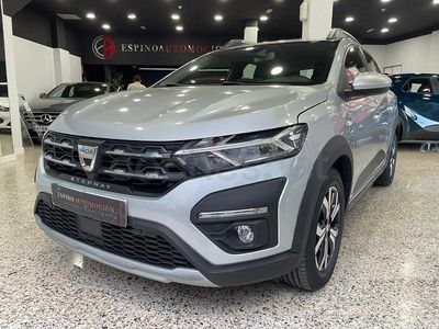 Usado Dacia Sandero Essentiel 91 CV (66 kW) 2021 Gris / plata Berlina