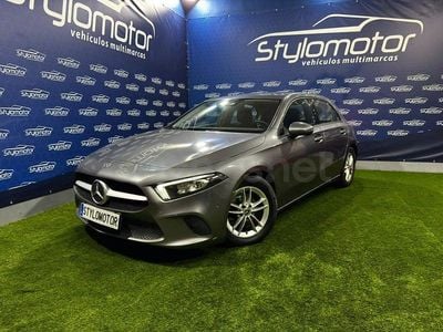Usado Mercedes A180 116 HP (85 kW) 2020 Cinzento Sedan