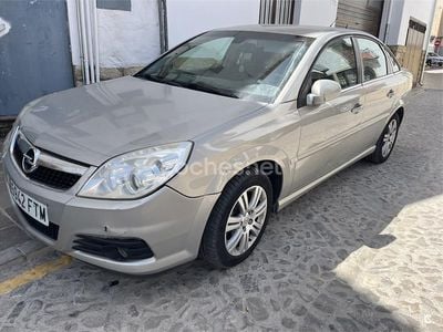 Usado Opel Vectra Elegance 120 HP (88 kW) 2007 Bege Sedan