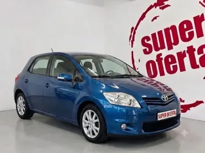 Usado Toyota Auris Live 132 CV (97 kW) 2012 Azul Berlina
