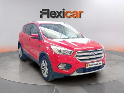 Usado Ford Kuga Trend 120 CV (88 kW) 2018 Rojo SUV