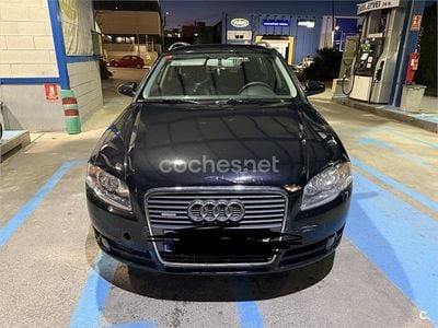 Usado Audi A4 140 CV (102 kW) 2005 Negro Familiar