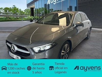 Gris / plata Usado 2022 Mercedes A180 Berlina | 25.400 € (Precio justo)