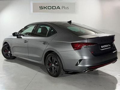 Gris / plata Usado 2024 Skoda Octavia RS Berlina | 33.990 €