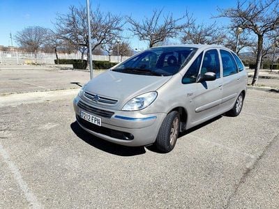 Usado Citroën Xsara Picasso Exclusive 110 CV (80 kW) 2007 Beige Monovolumen