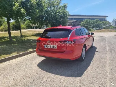 Usado Opel Insignia Business 136 CV (100 kW) 2017 Rojo Familiar