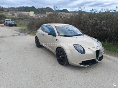 Usado Alfa Romeo MiTo Distinctive 120 CV (88 kW) 2009 Beige Utilitario