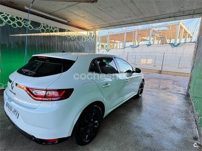 Usado Renault Mégane IV Zen 110 CV (80 kW) 2016 Blanco Berlina