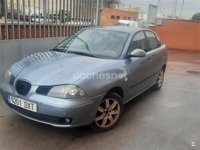 Usado Seat Cordoba 100 CV (73 kW) 2006 Gris / plata Berlina