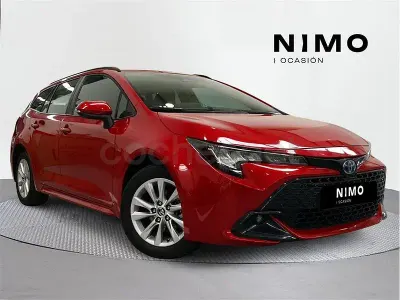 Usado Toyota Corolla Active 140 CV (102 kW) 2025 Rojo Familiar