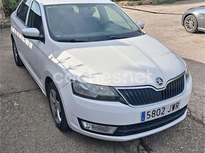 Usado Skoda Rapid Active 116 CV (85 kW) 2017 Blanco Utilitario