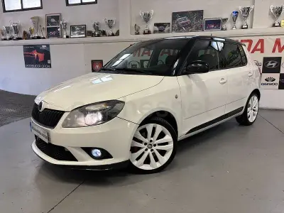 Usado Skoda Fabia RS 180 CV (132 kW) 2015 Blanco Berlina