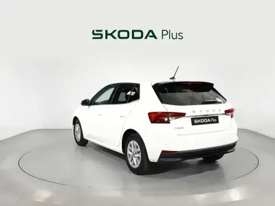 Usado Skoda Fabia Selection 80 CV (58 kW) 2025 Blanco Utilitario