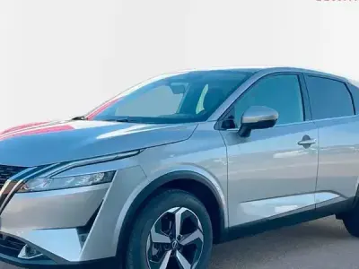 Usado Nissan Qashqai N-Connecta 158 CV (116 kW) 2023 Plata diamante negro SUV