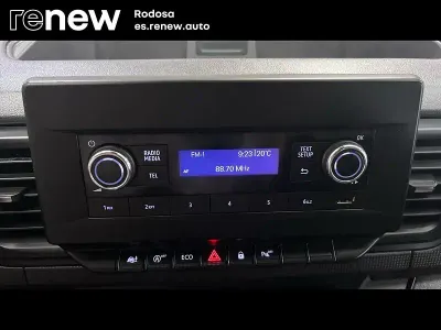 Usado Renault Trafic 130 CV (95 kW) 2023 Blanco Monovolumen
