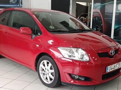 Usado Toyota Auris 90 CV (66 kW) 2008 Granate Utilitario