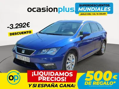 Usado Seat Leon Style 130 CV (95 kW) 2020 Azul Familiar