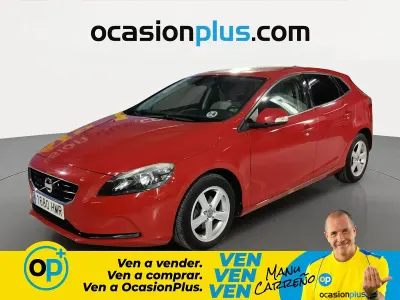 Usado Volvo V40 Kinetic 115 CV (84 kW) 2012 Rojo Utilitario