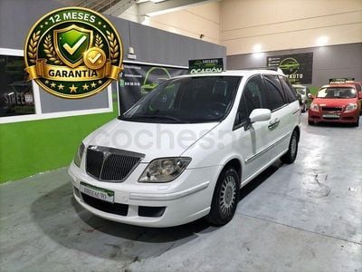 Usado Lancia Phedra 128 CV (94 kW) 2004 Blanco Monovolumen