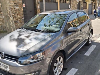 Usado VW Polo Advance 90 CV (66 kW) 2013 Gris / plata Utilitario