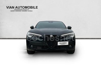 Gris / plata Usado 2022 Alfa Romeo Stelvio Ti SUV | 29.990 € (Precio justo)