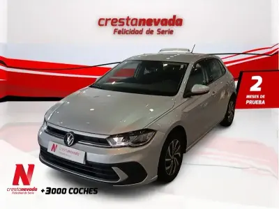 Usado VW Polo Life 95 CV (69 kW) 2021 Gris / plata Utilitario