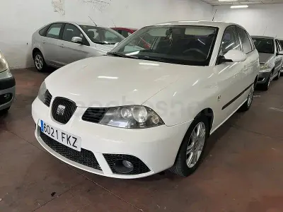 Begagnad Seat Ibiza 100 HK (73 kW) 2007 Vit Halvkombi