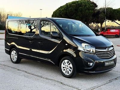 Usado Opel Vivaro S 145 CV (106 kW) 2017 Negro Monovolumen
